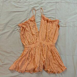 Luxxel Peach Pink Crepe Cold Shoulder Ruffle 1pc Shorts Romper Womans sz Medium